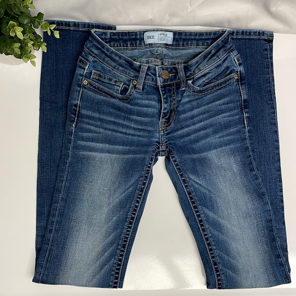 BKE Stella Slim Fit Low Rise Straight Leg Jeans - Picture 2 of 8